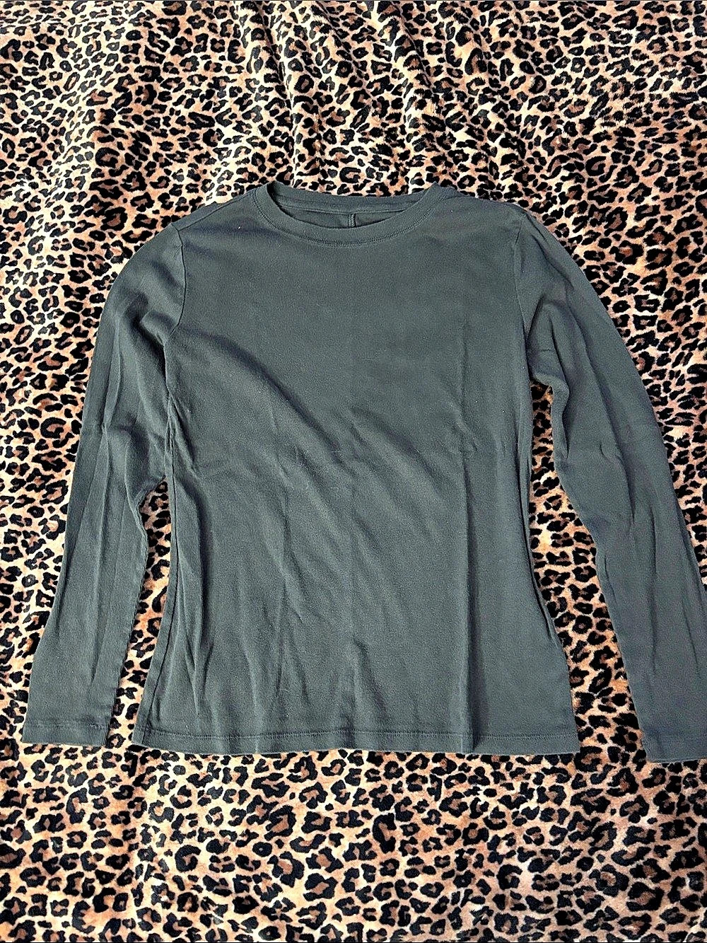 Universal Thread Long Sleeve Tee in Black Size Large Like New
